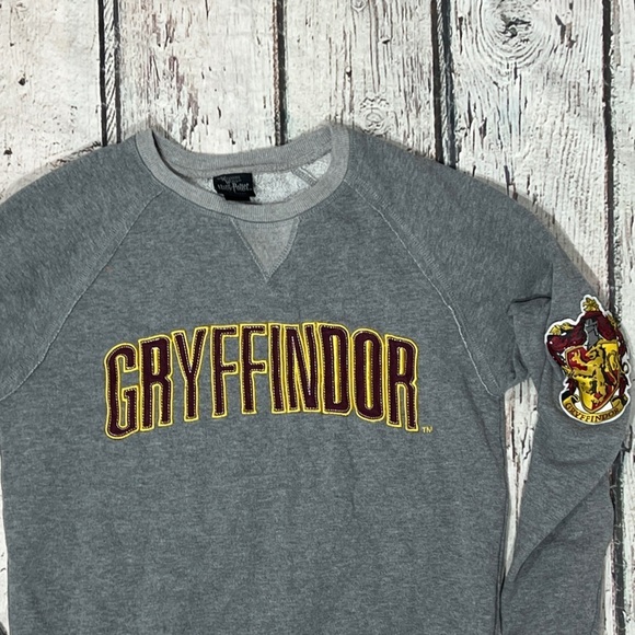 Harry Potter Universal Studios Gryffindor Crew Neck Womens Sweatshirt - Picture 4 of 6